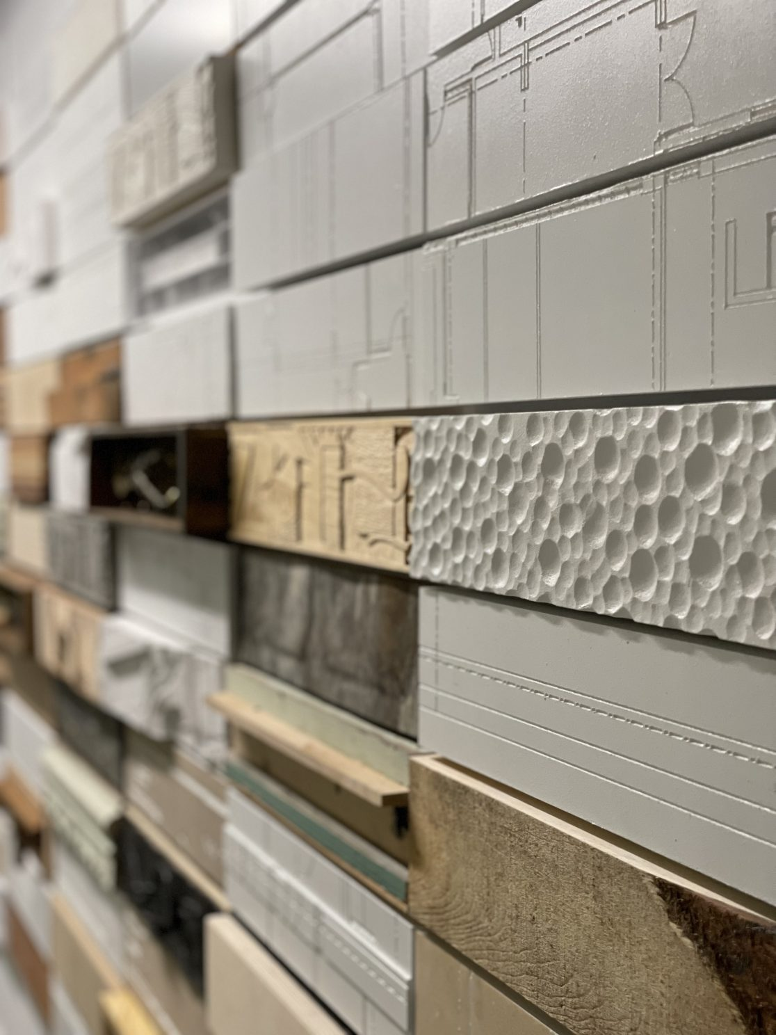 A slanted angle of the quit wall.